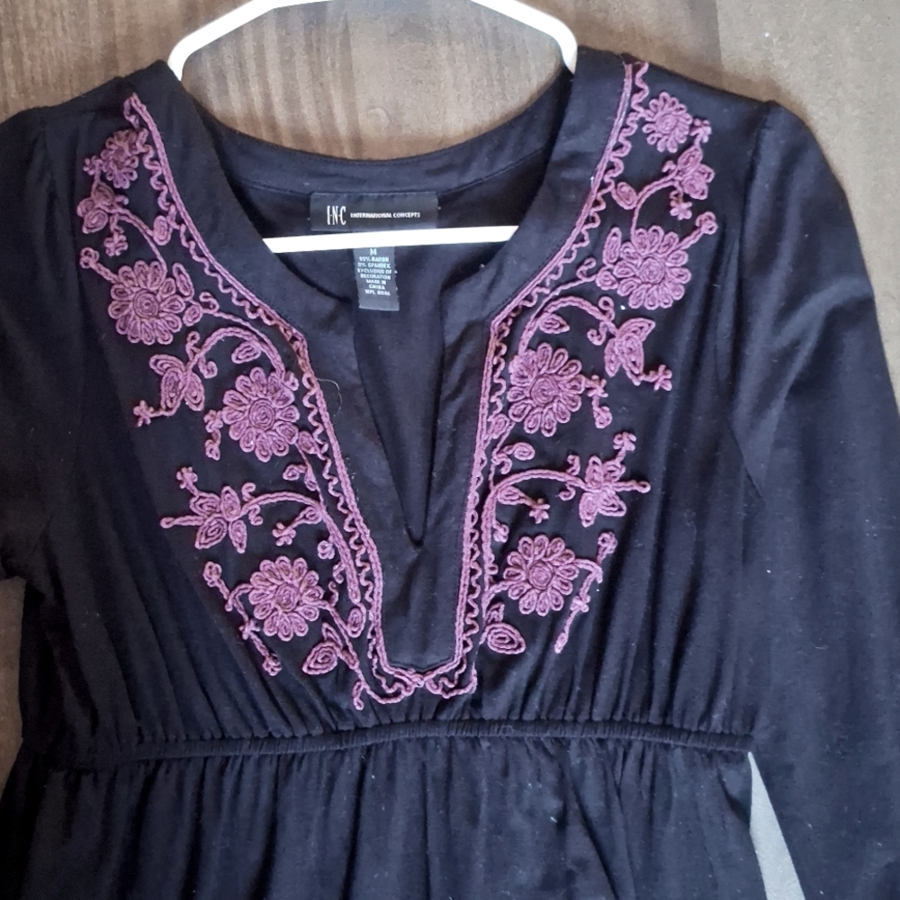 ❤️INC Internacional Concepts Women's Size: Medium Black and Purple Embroidery 💜
